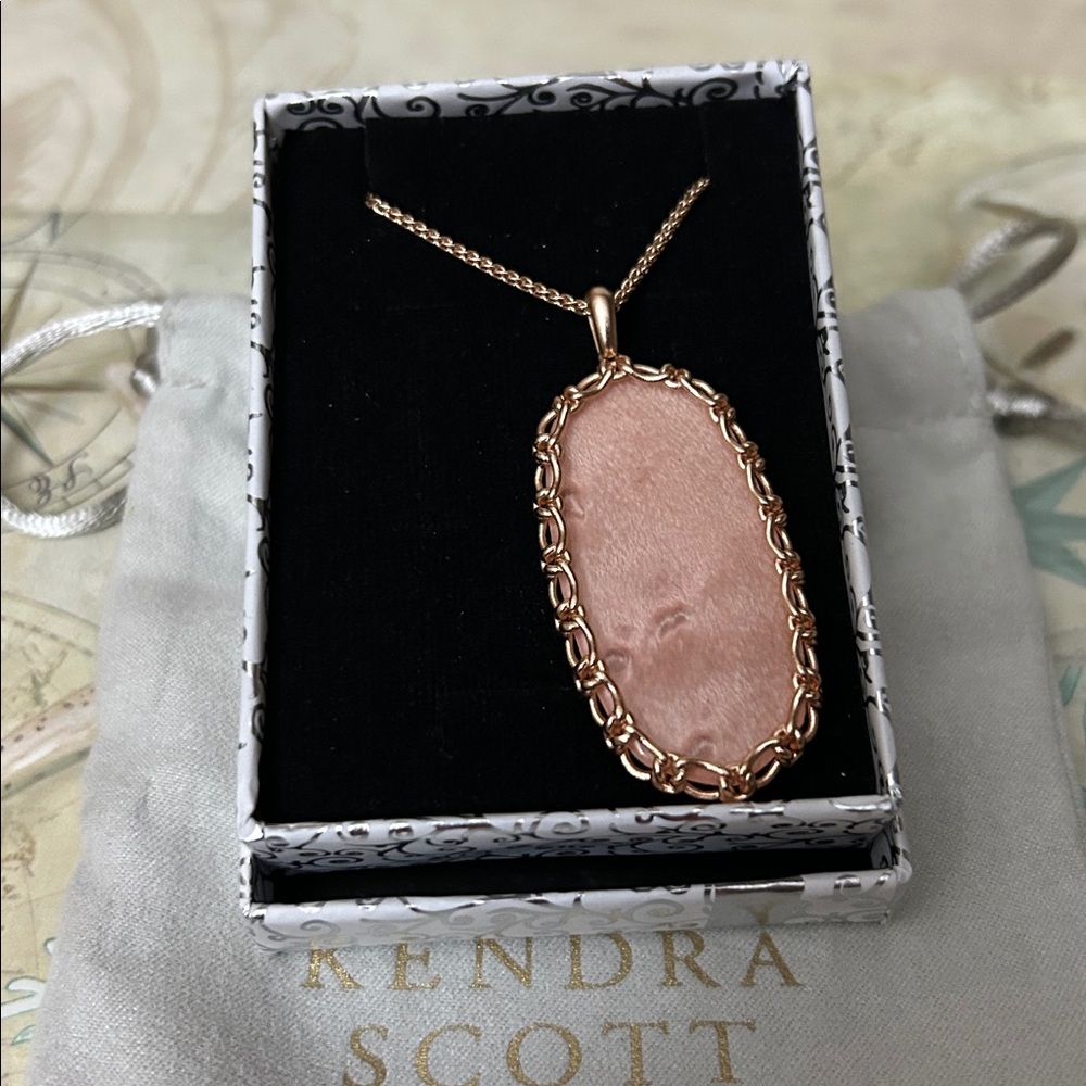 Kendra Scott Reid Macrame Necklace in Blush Wood